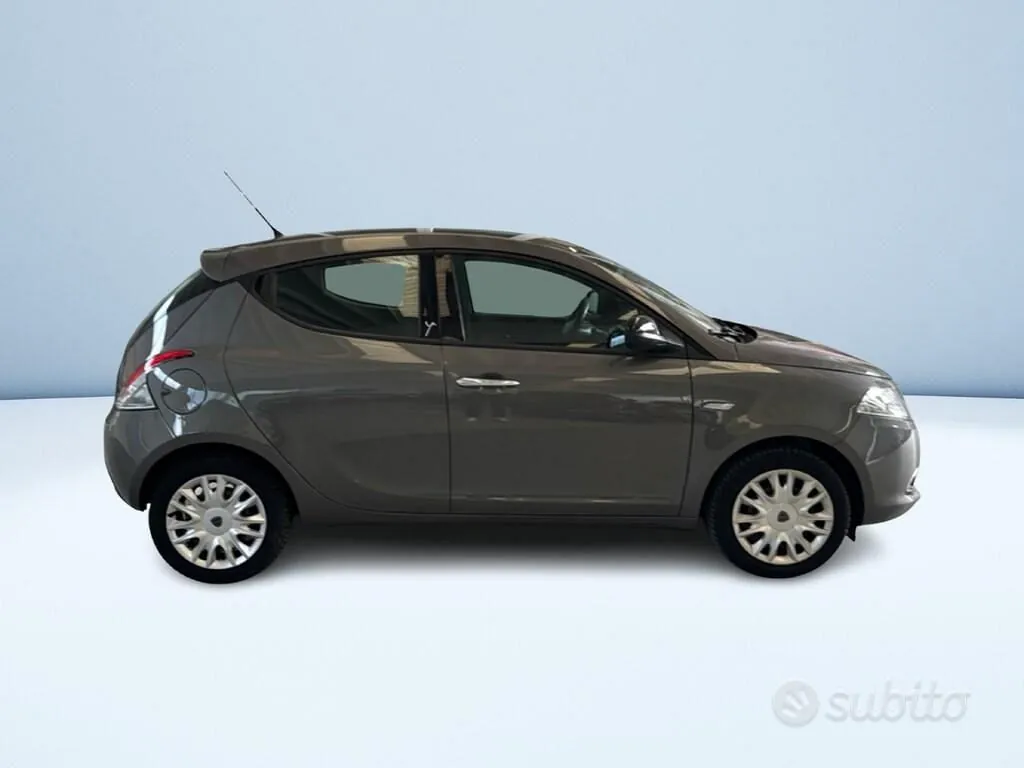 Lancia Ypsilon 2012 photo 3