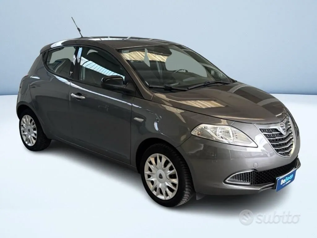 Lancia Ypsilon 2012 photo 2