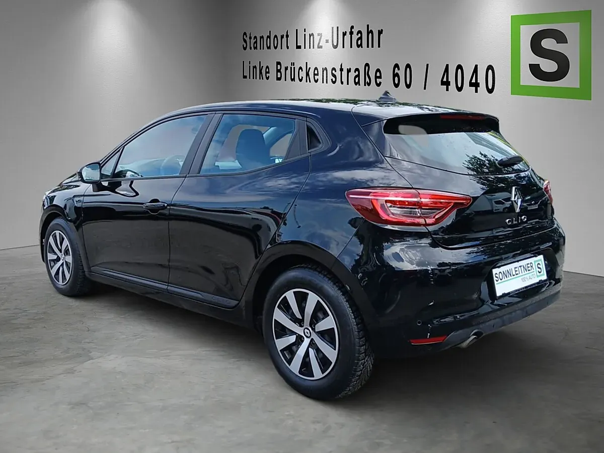 Renault Clio 2023 photo 2