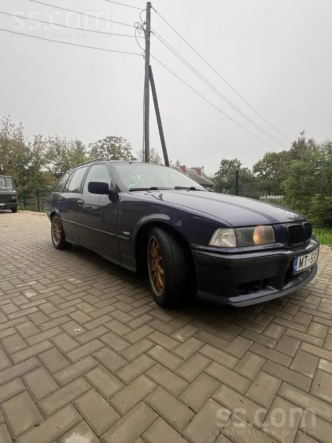 BMW 323 1997 photo 3