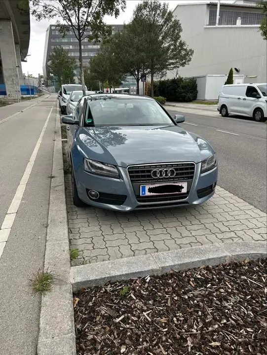Audi A5 2010 photo 2