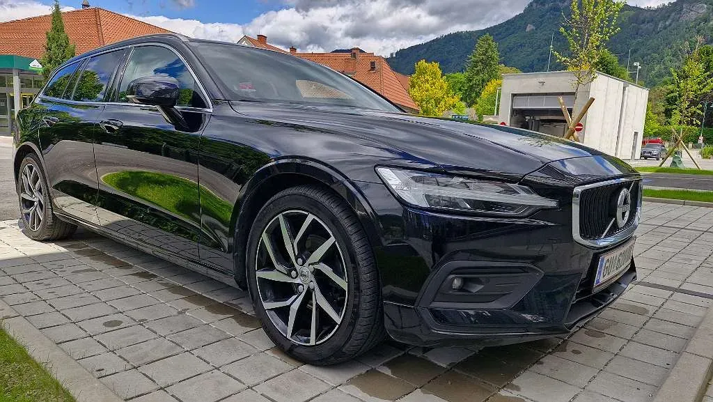 Volvo V60 2020 photo 2