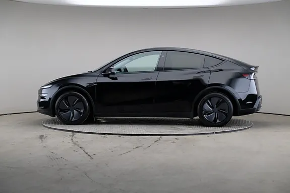 Tesla Model Y 2026 photo 4
