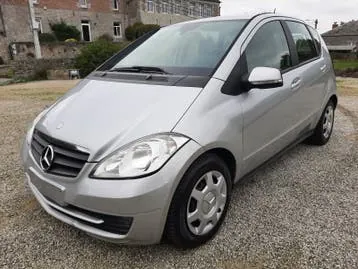 Mercedes-Benz A180 2009 photo 2