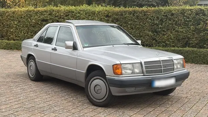 Mercedes-Benz 190E