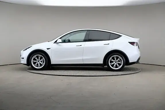 Tesla Model Y 2024 photo 4
