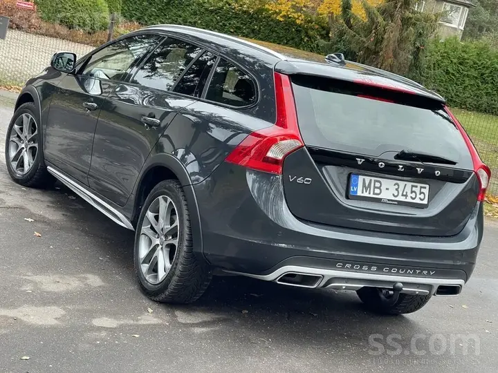 Volvo V60 2016 photo 2