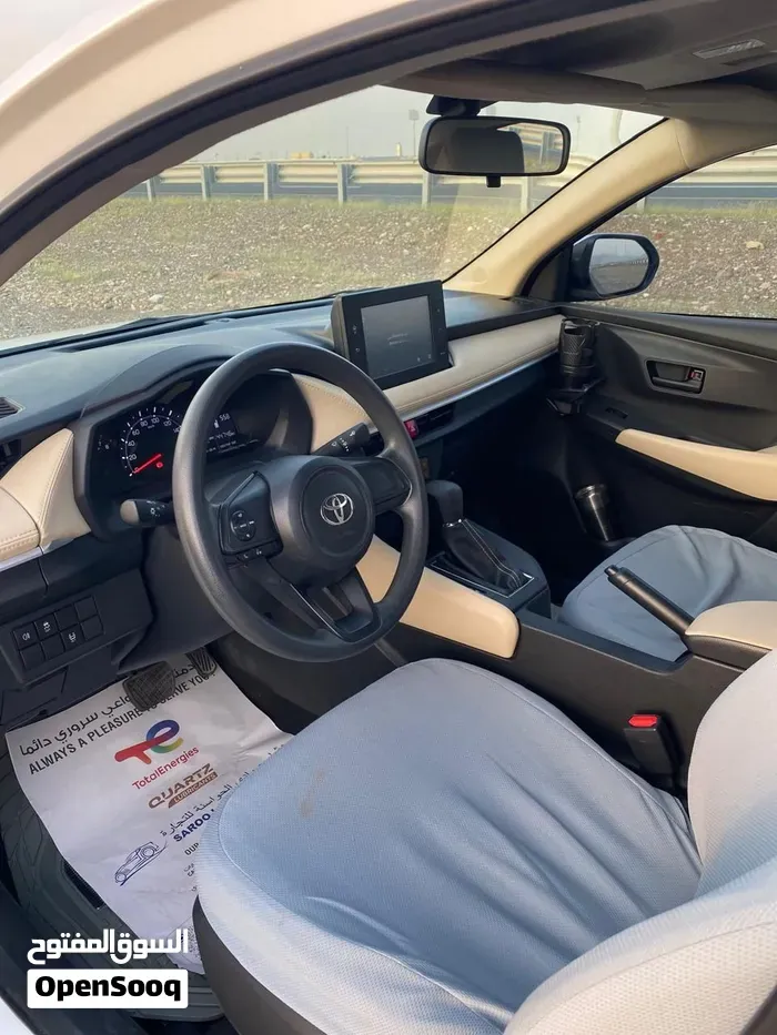 Toyota Yaris 2023 photo 2