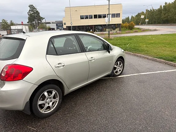 Toyota Auris 2007 photo 4