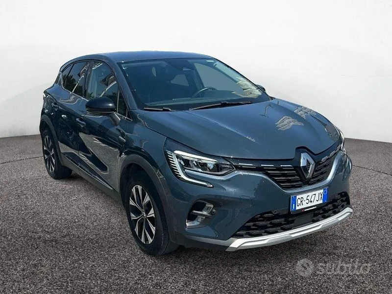 Renault Captur 2023 photo 2