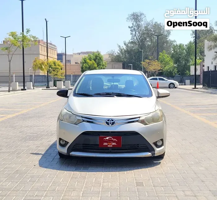Toyota Yaris 2015 photo 2