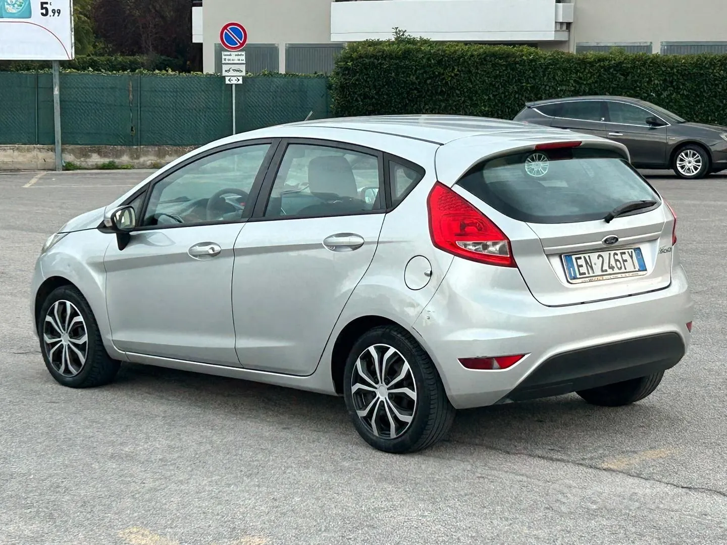 Ford Fiesta 2012 photo 4