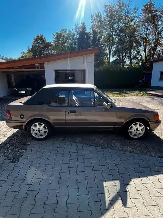 Ford Escort Cabrio
