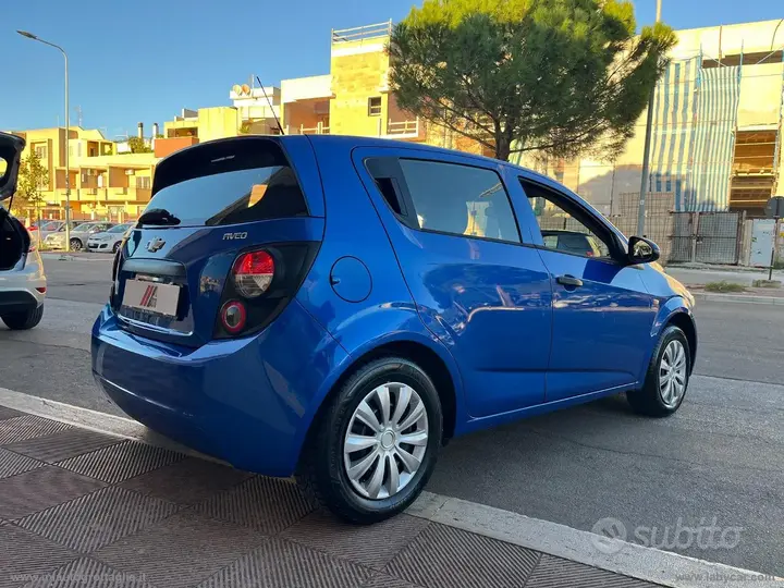 Chevrolet Aveo 2012 photo 4