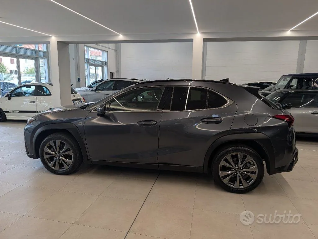 Lexus Ux 2023 photo 2