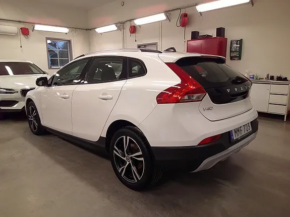 Volvo V40 Cross Country 2014 photo 2