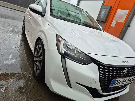 Peugeot 208 2020 photo 3