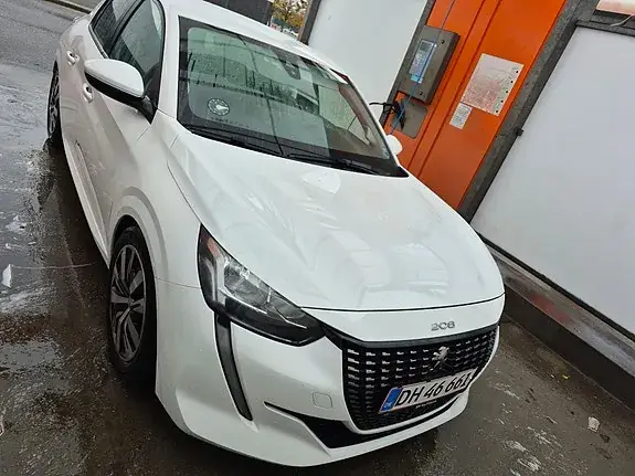 Peugeot 208 2020 photo 2