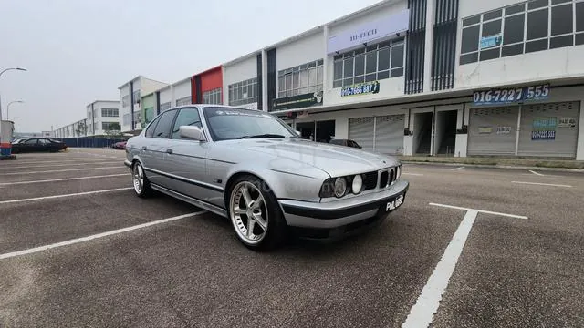 BMW 525I