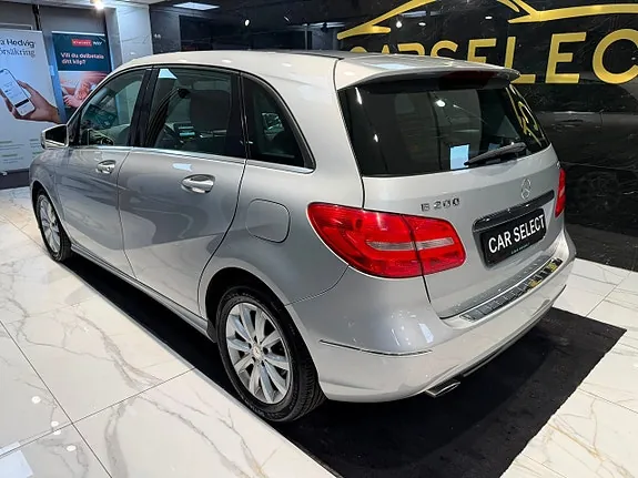 Mercedes-Benz B200 2012 photo 3
