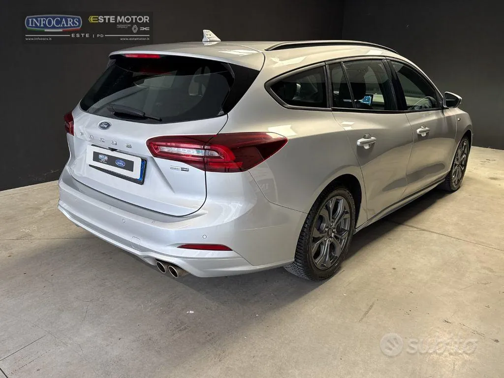 Ford Focus 2023 photo 4