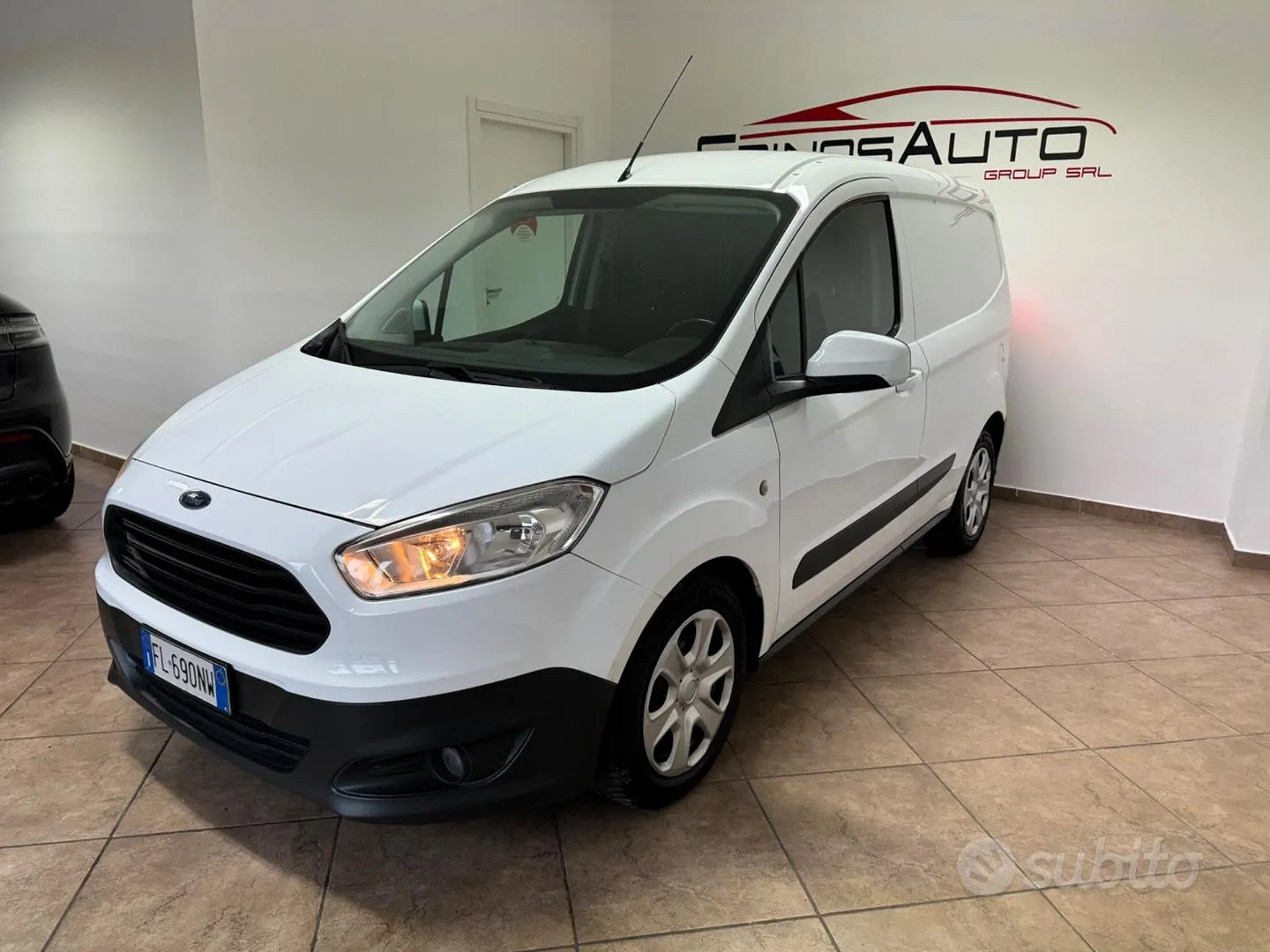 Ford Transit Courier 2017 photo 3