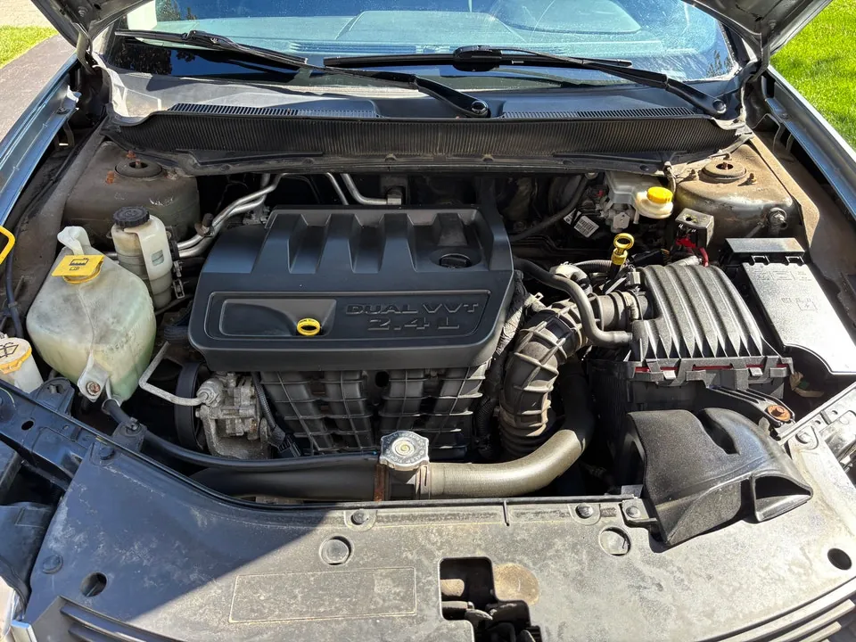 Dodge Avenger 2010 photo 5
