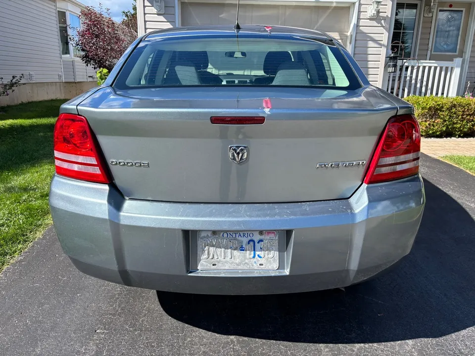 Dodge Avenger 2010 photo 2