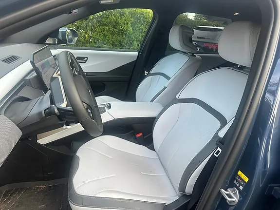 BMW Ix3 2026 photo 3