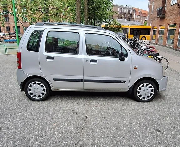 Suzuki Wagon R 2004 photo 2