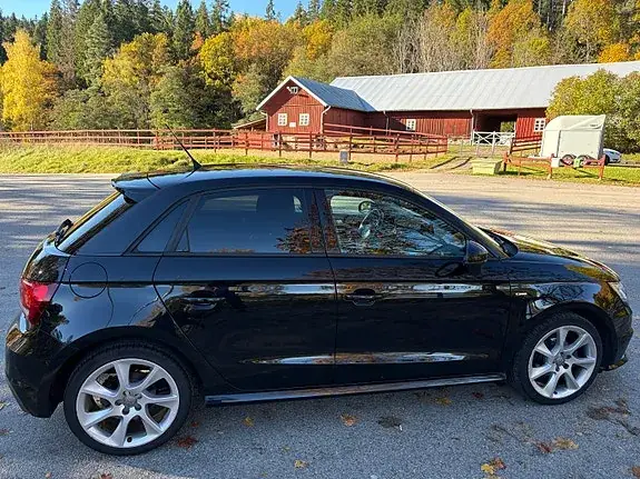 Audi A1 2016 photo 2