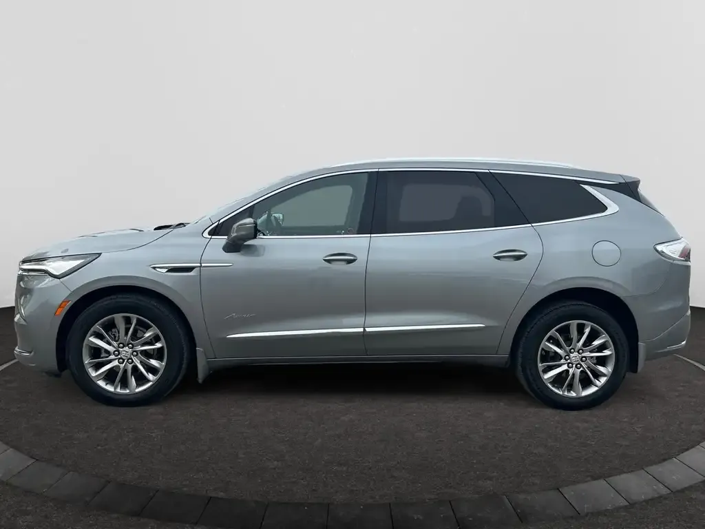 Buick Enclave 2024 photo 2