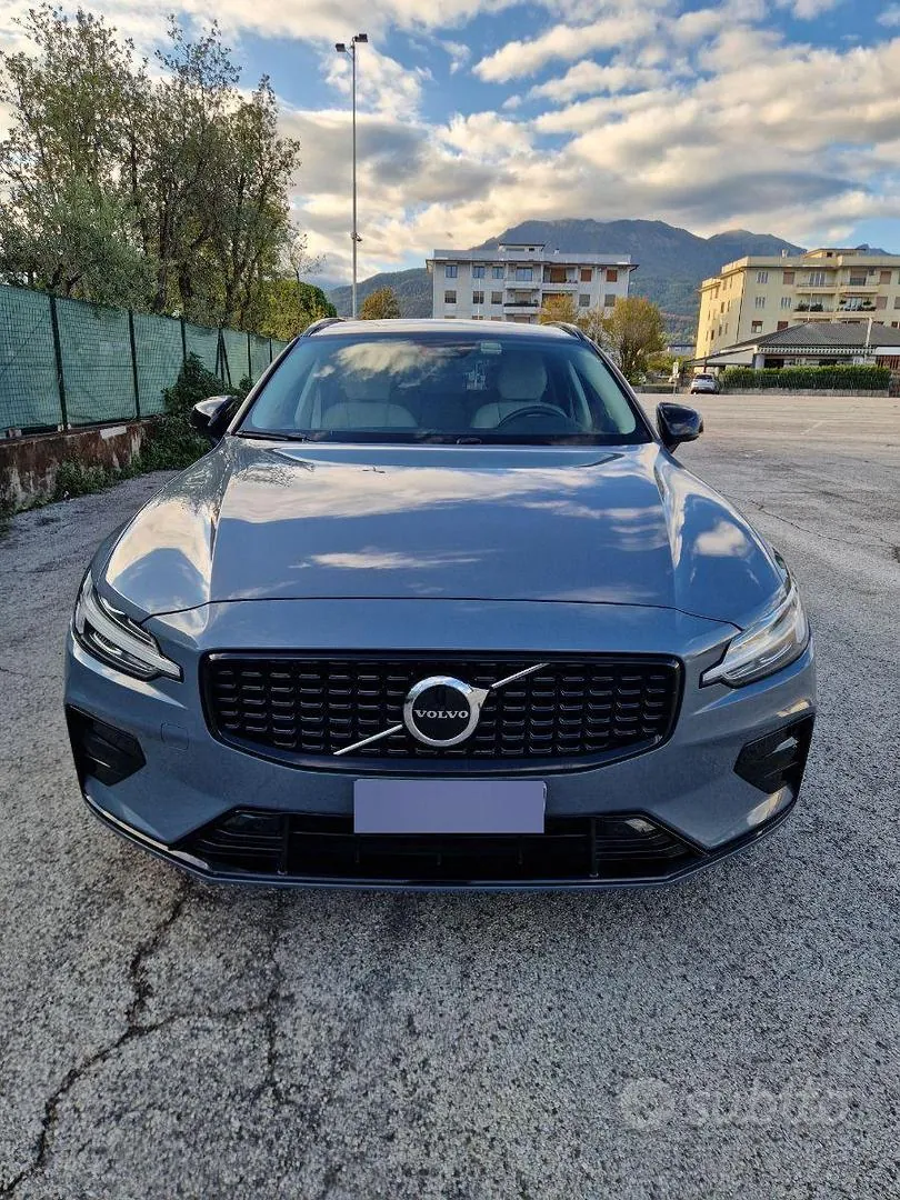 Volvo V60 2024 photo 3