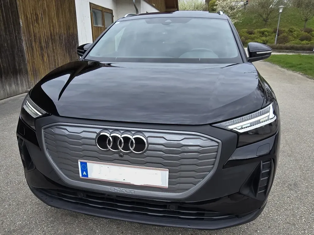 Audi Q4 2021 photo 3