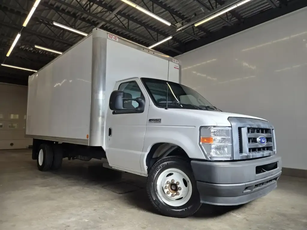Ford E-Series Cutaway 2023 photo 4