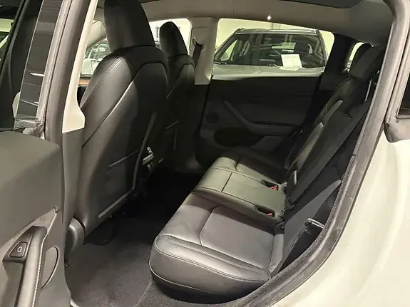 Tesla Model Y 2023 photo 5