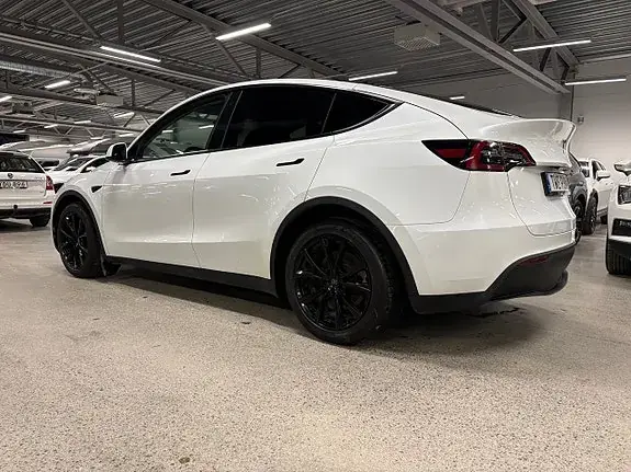 Tesla Model Y 2023 photo 3