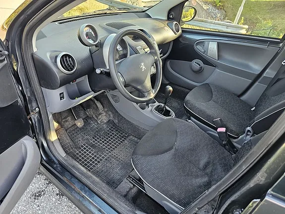 Peugeot 107 2010 photo 5