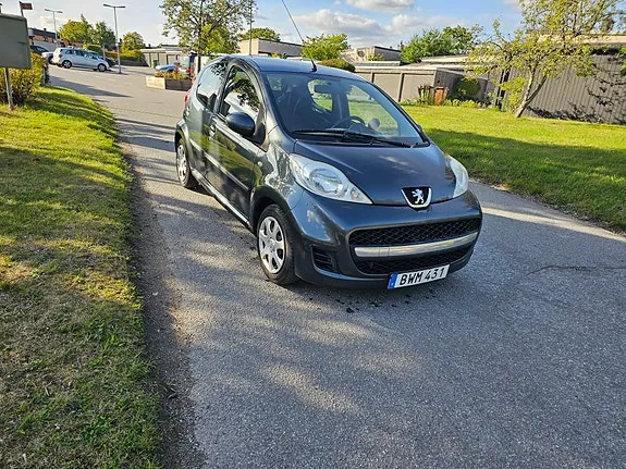 Peugeot 107 2010 photo 2