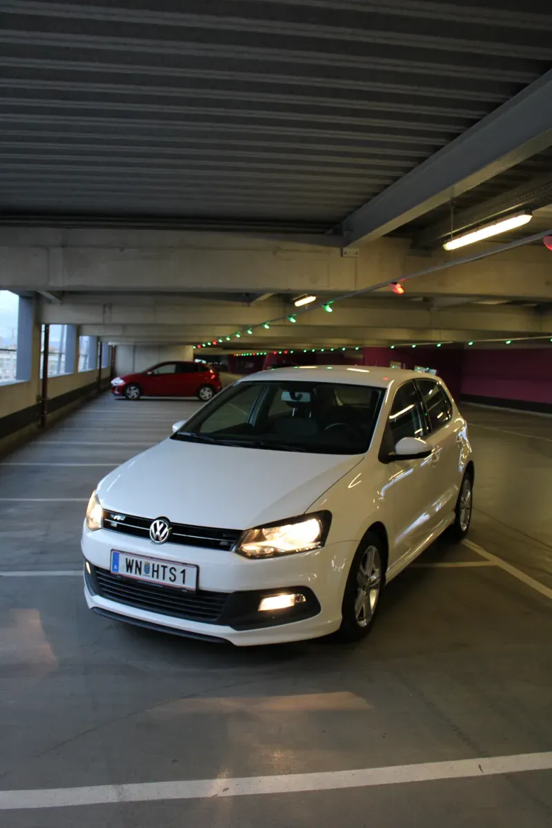 Volkswagen Polo 2012 photo 2