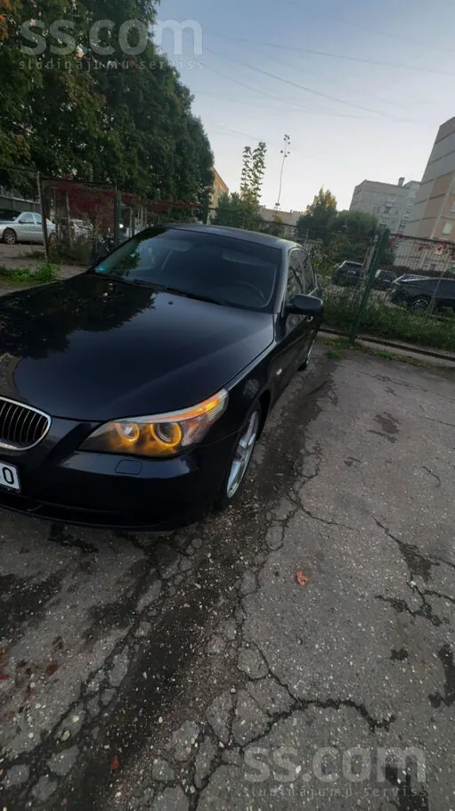 BMW 5 Series 2006 photo 2