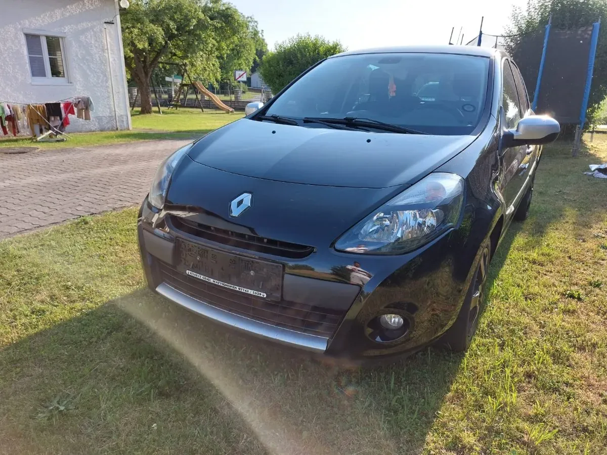 Renault Clio 2012 photo 2