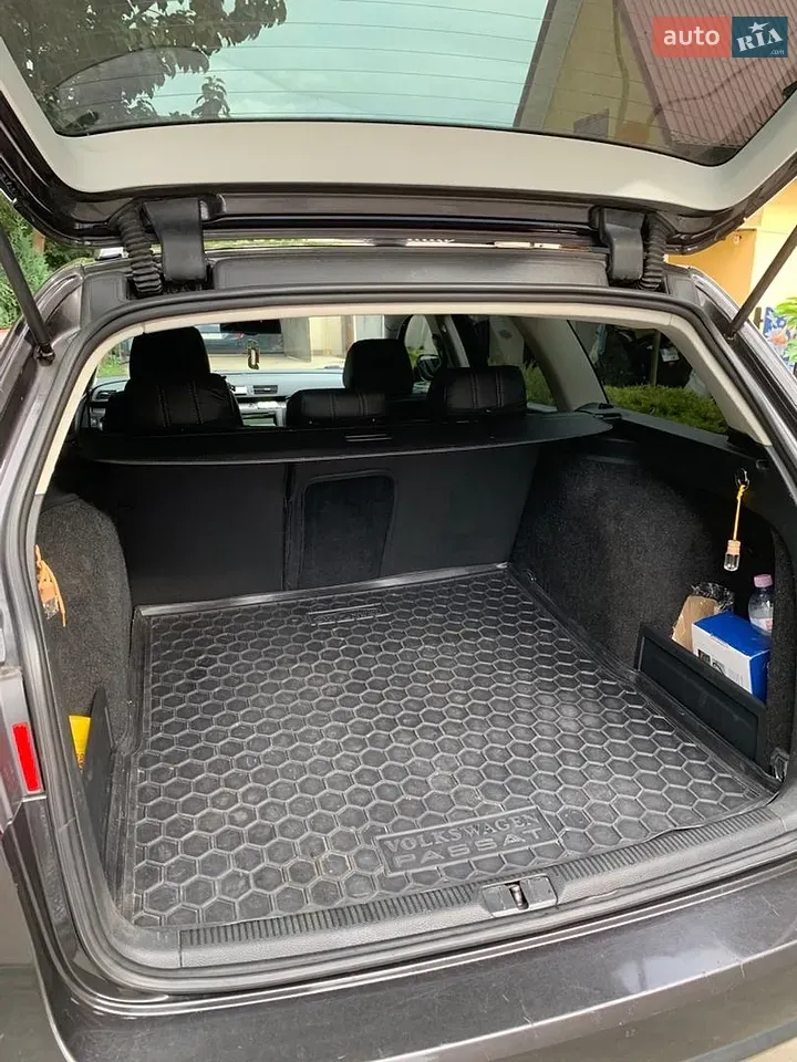 Volkswagen Passat 2009 photo 3