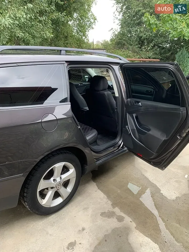Volkswagen Passat 2009 photo 4