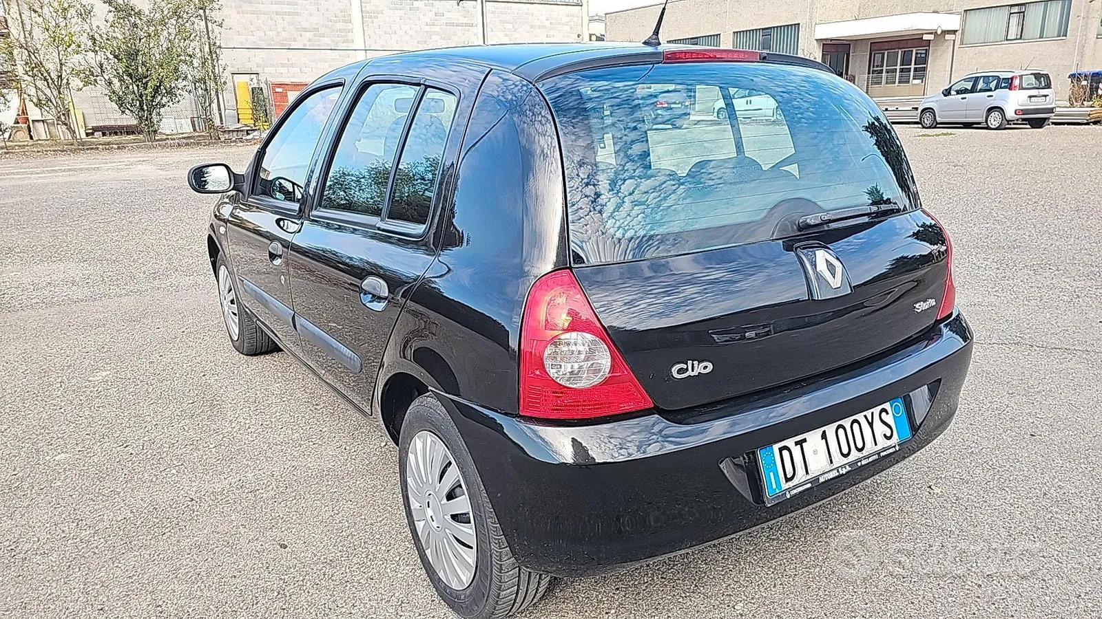 Renault Clio 2009 photo 3
