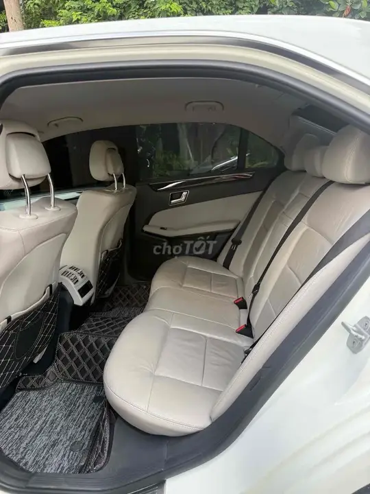 Mercedes-Benz E-Class 2011 photo 3