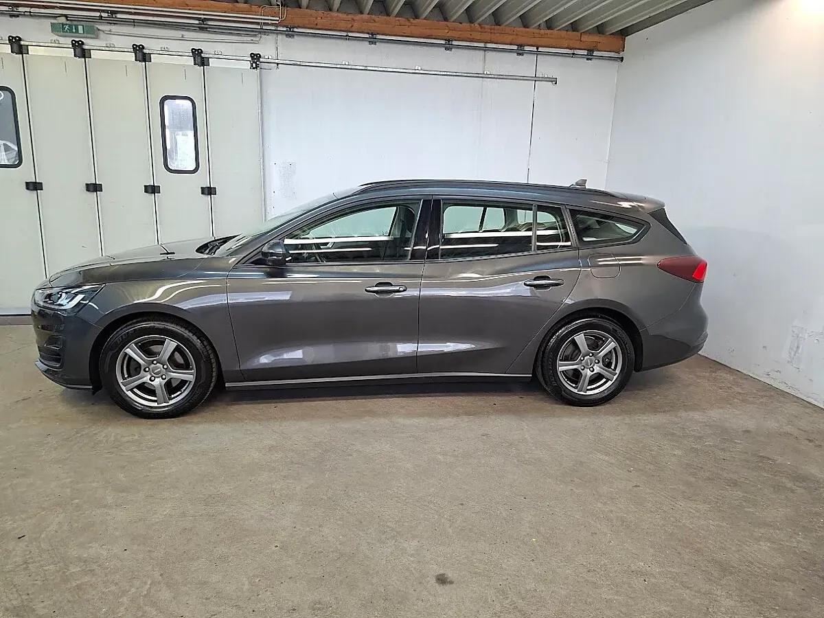 Ford Focus 2022 photo 2