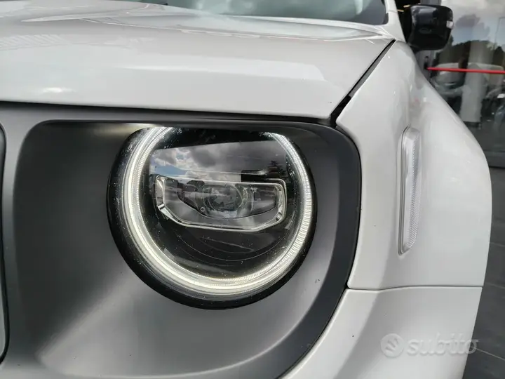 Jeep Renegade 2023 photo 3