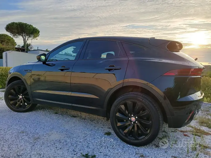 Jaguar E-Pace 2018 photo 3