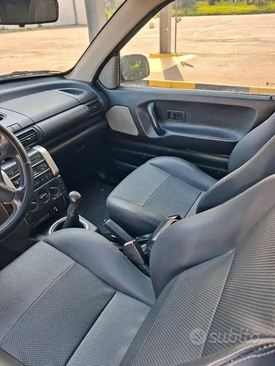Land Rover Freelander 2005 photo 4